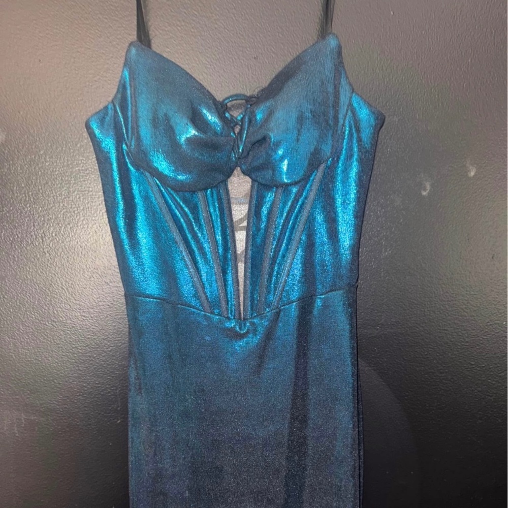 Alyce Paris  Power Jersey Off The Shoulder Short Dress